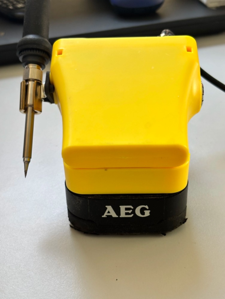 T12 Cordless Soldering Iron Fo - огляд і ціна Diy Electronics Bench